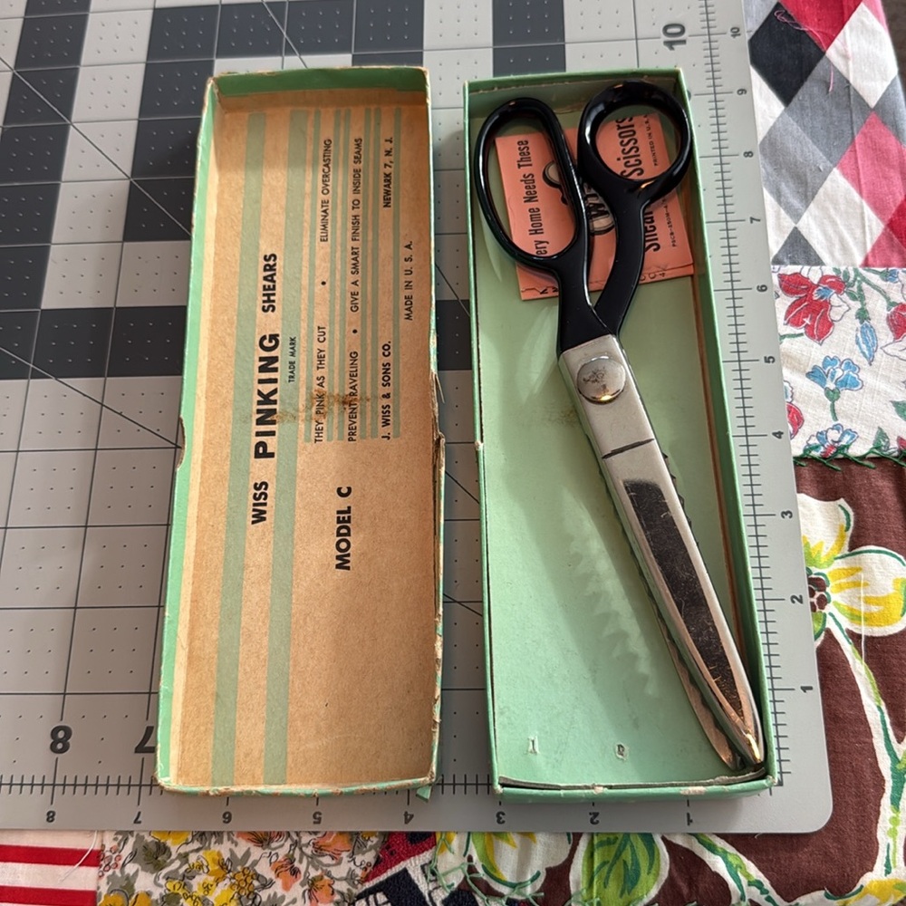 Vintage Wiss CB9 Pinking Shears with Original Box & Manual – USA Made